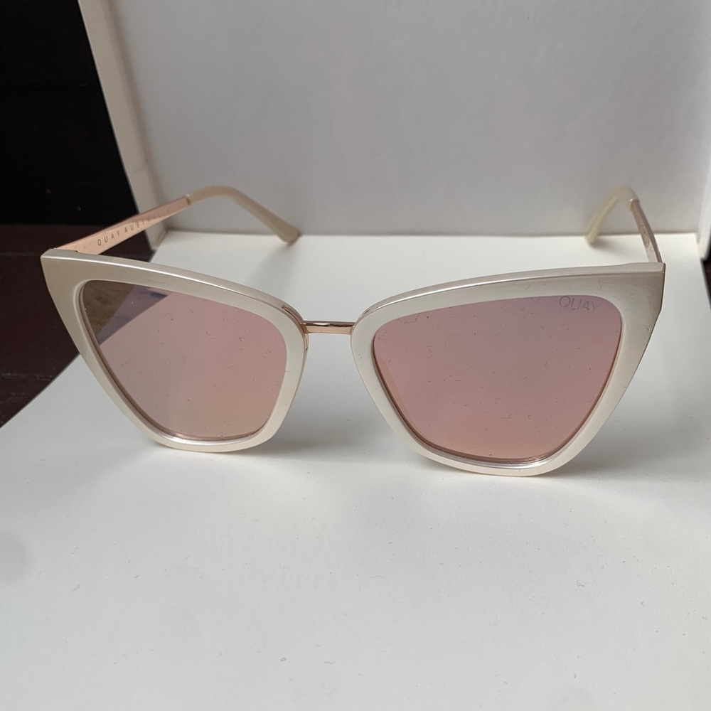 Quay REINA Sunglasses